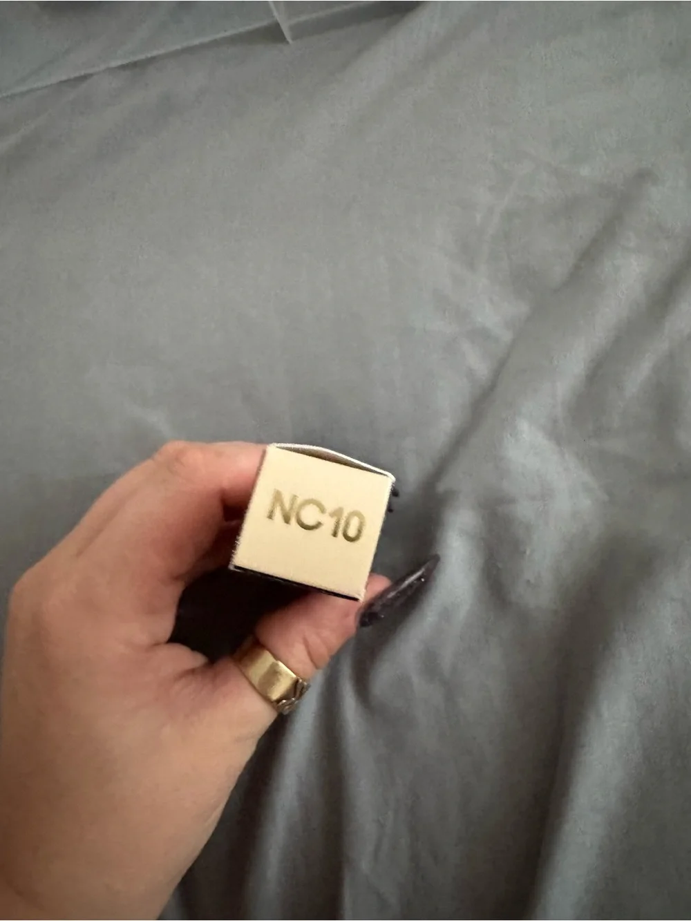 MAC Cosmetics Studio Radiance Liquid Concealer - NC10 Light Beige